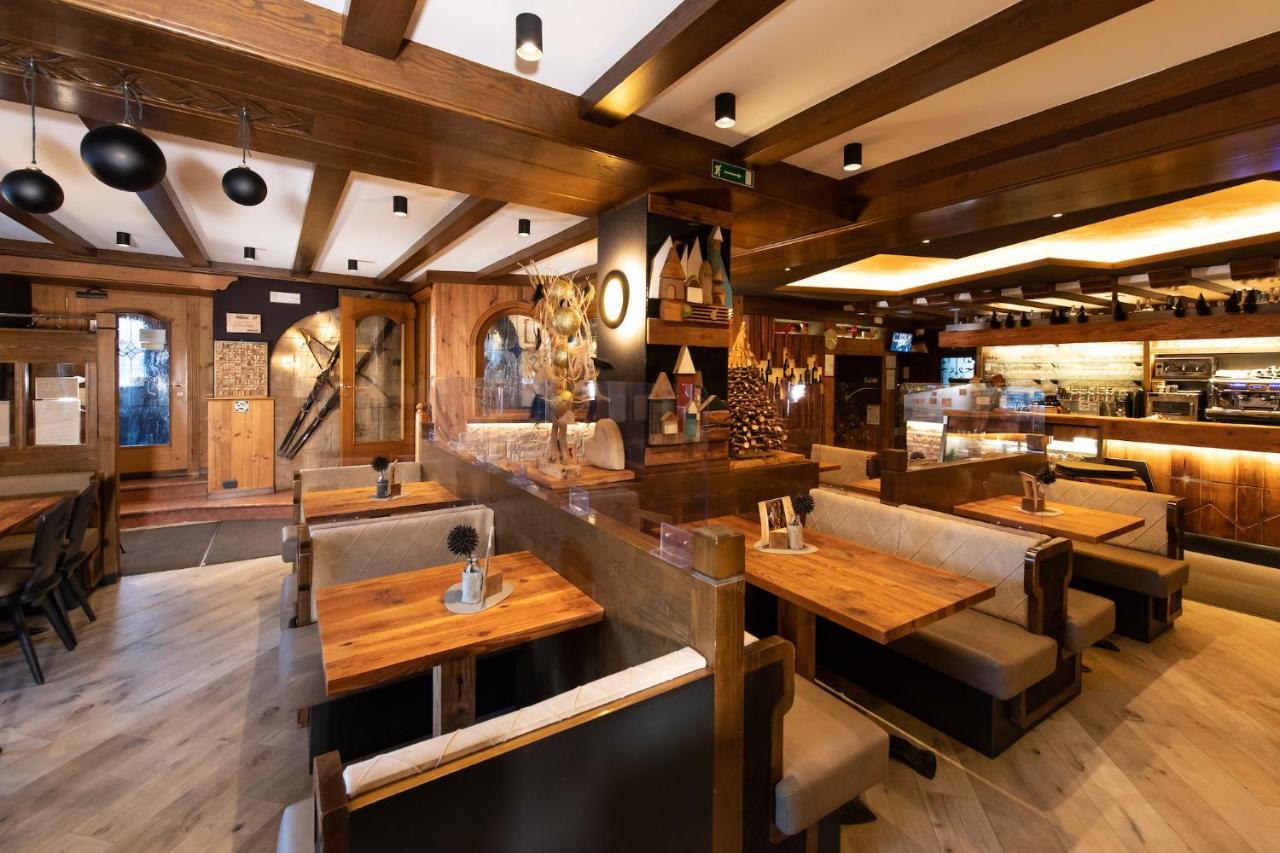Hotel Stella Moena Eksteriør billede