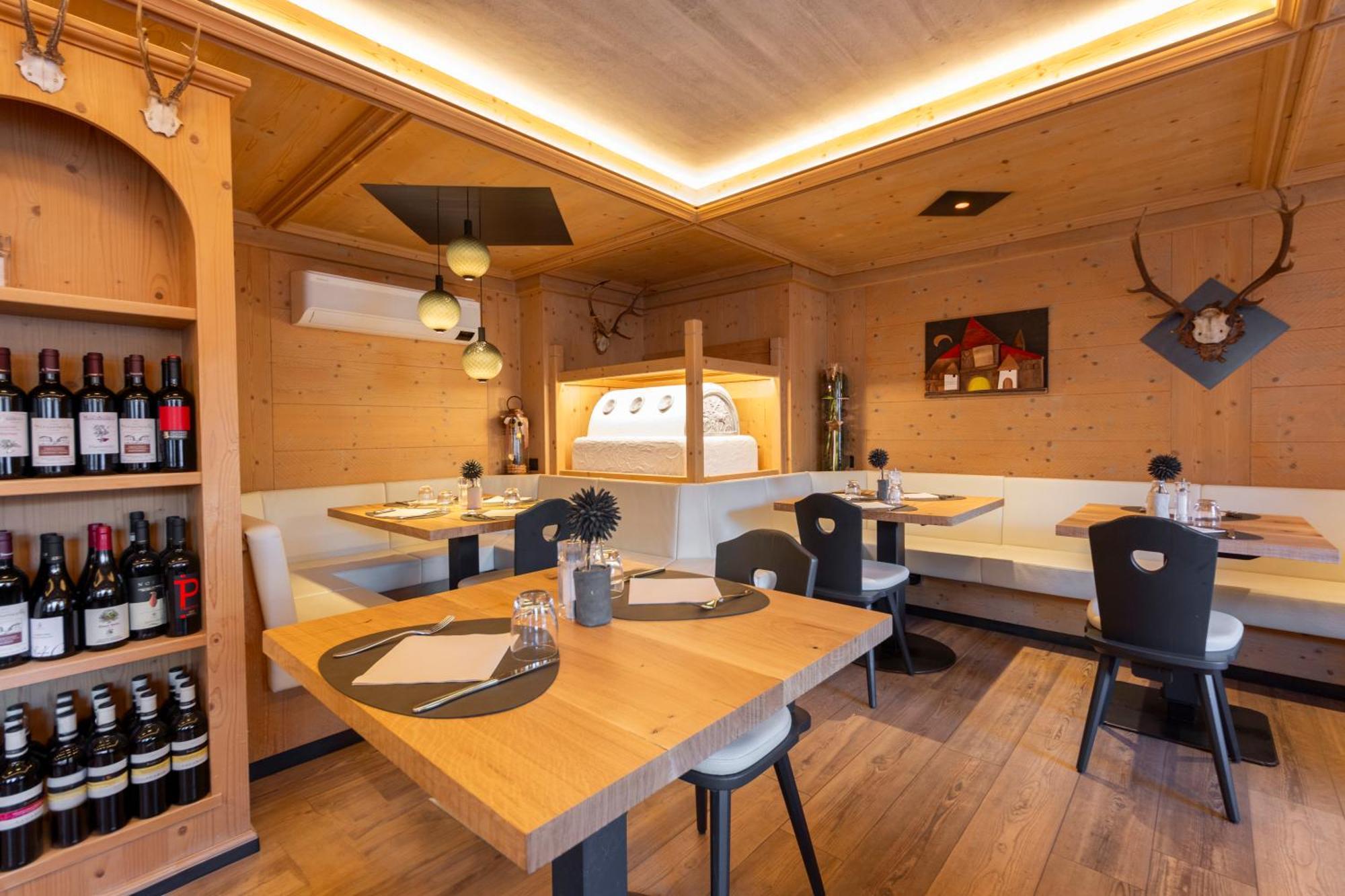 Hotel Stella Moena Eksteriør billede